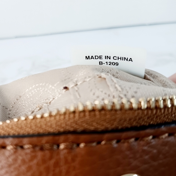 *SALE* Michael Kors Soft Leather Wristlet EUC - Picture 10 of 12